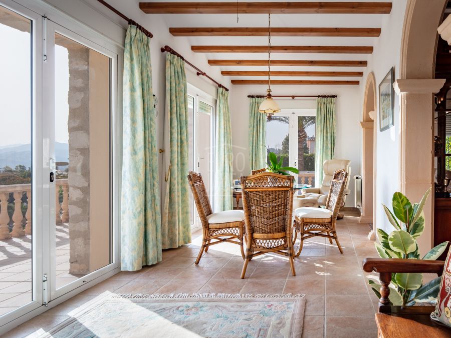 Villa dans le quartier calme de Montgó à Jávea, orientée sud