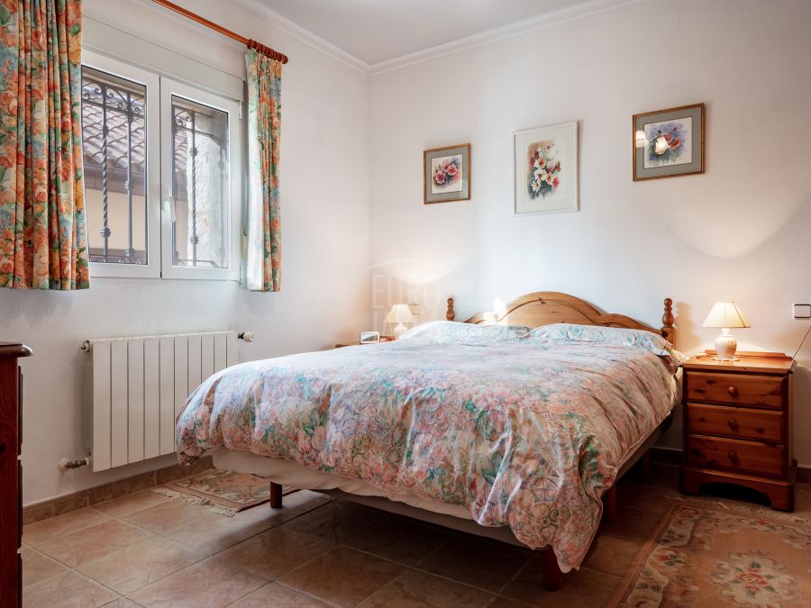 Villa dans le quartier calme de Montgó à Jávea, orientée sud