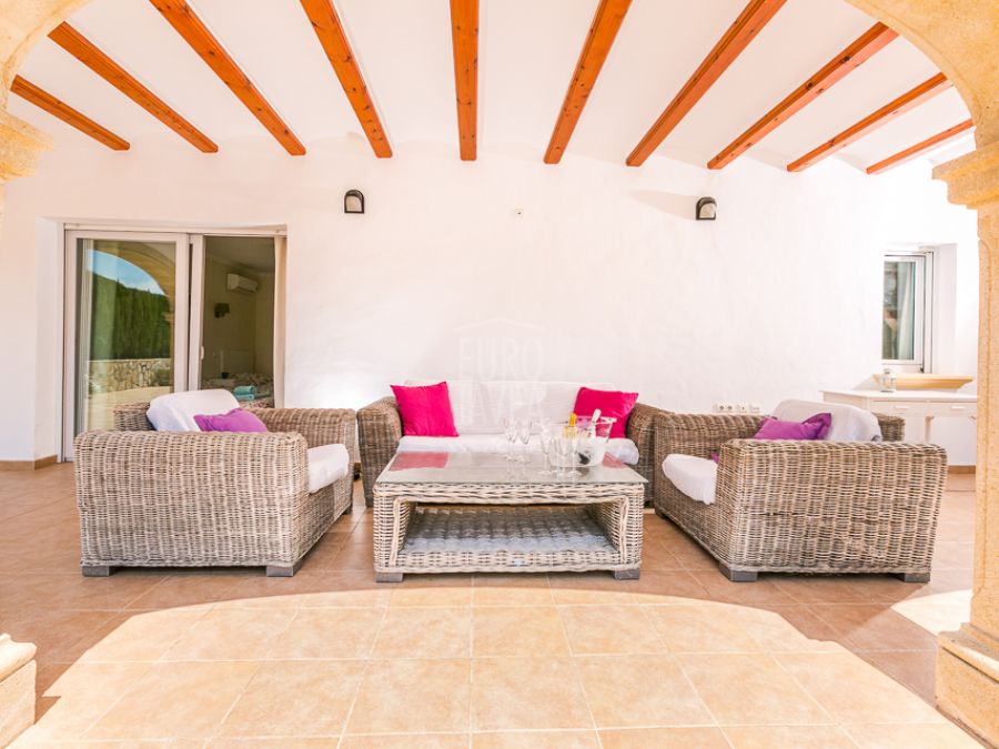 Large family villa for sale in Javea