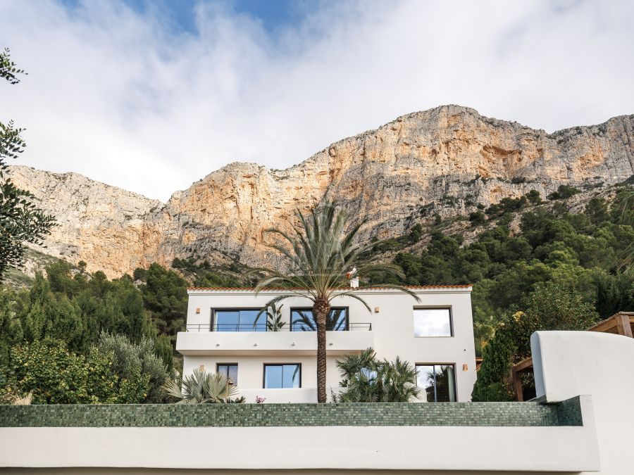 Charmante villa à vendre à Jávea, dans le quartier calme de Montgó.