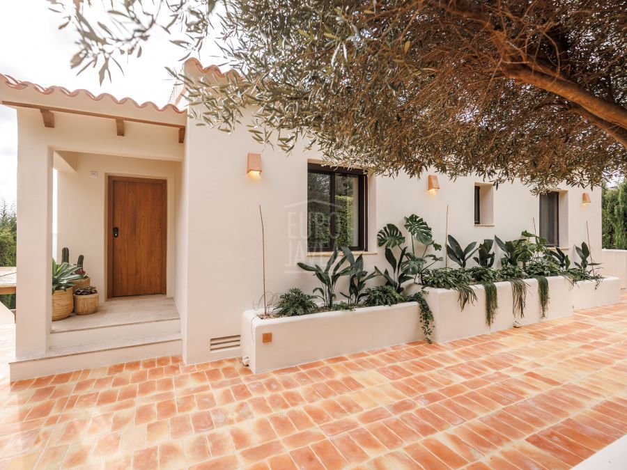 Charming villa for sale in Jávea, in the quiet area of Mongó