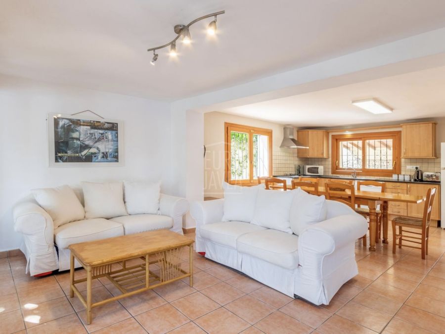Villa for sale in Moraira, ideal as an investment with a Tourist License