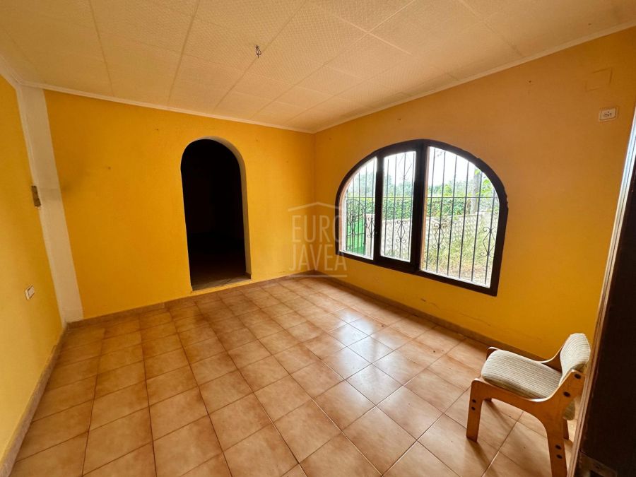 Villa for sale close to the Arenal Beach, needs renovation