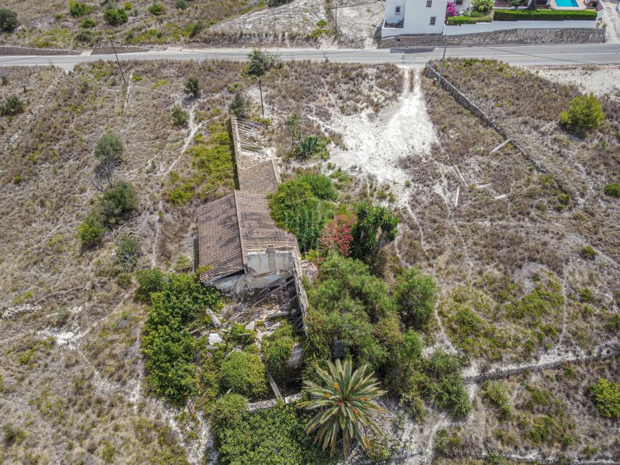 Plot for sale near the Javea Golf Club and the urban area of Benitachell