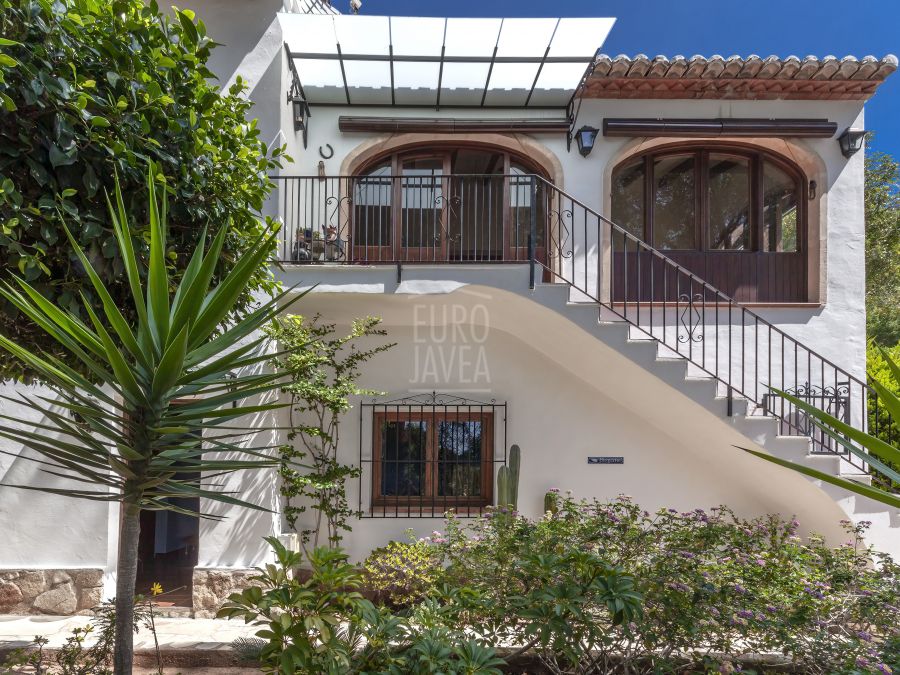 Charming villa for sale on the Montgo in Javea