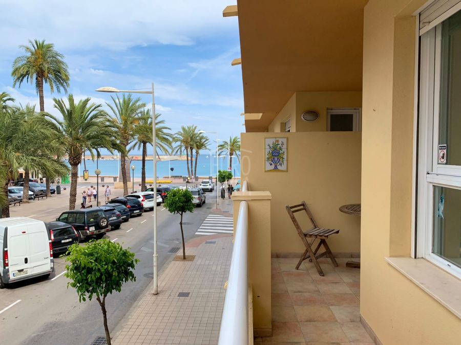 Great apartment for sale in the Port of Javea with sea views