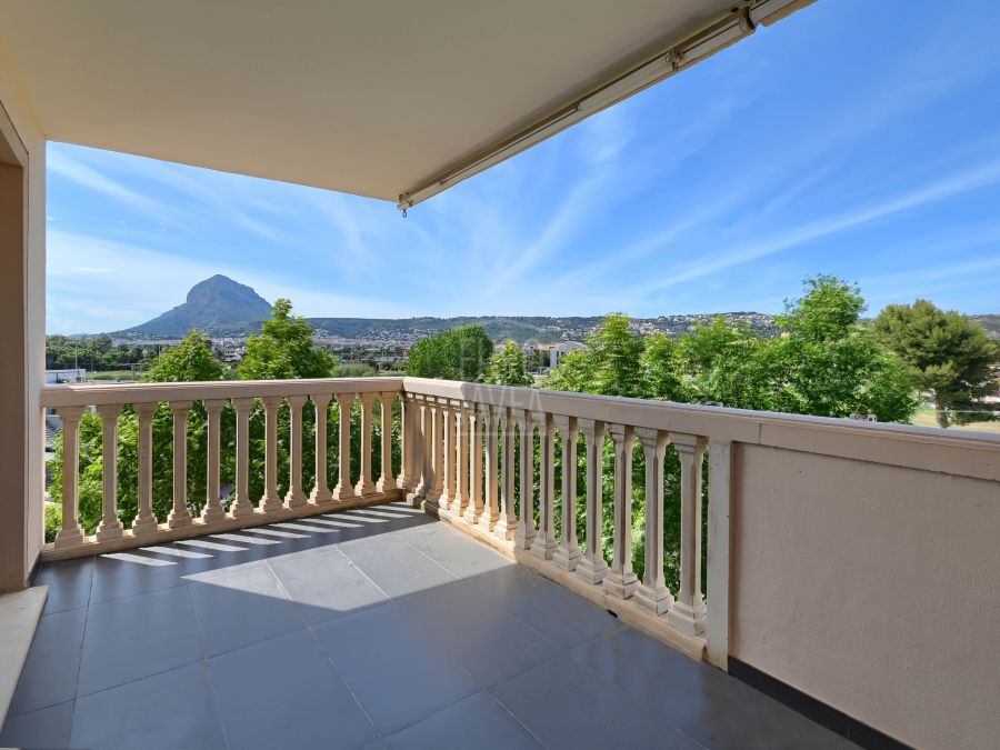 Luxury duplex penthouse for sale in the Arenal Beach, in Residential Nou Fontana