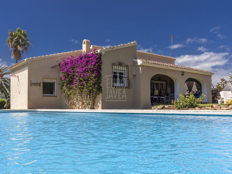 Villa for sale in exclusive in Jávea in the Portixol area, a few minutes from the beach