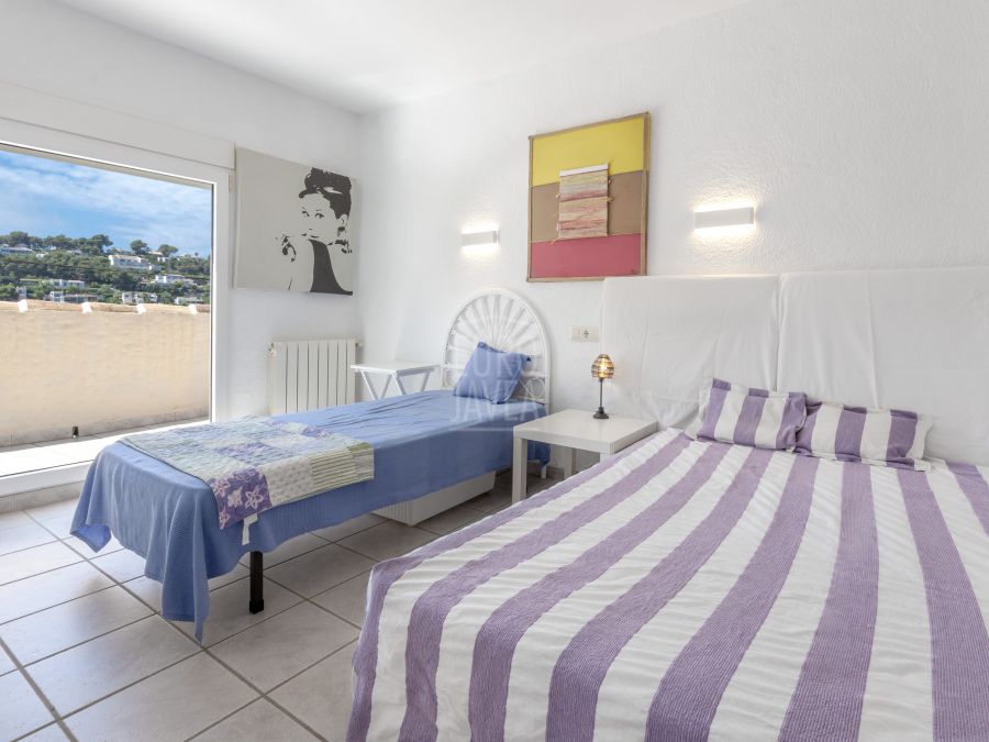 Villa à vendre exclusivement à Jávea dans le quartier de Portixol, à quelques minutes de la plage