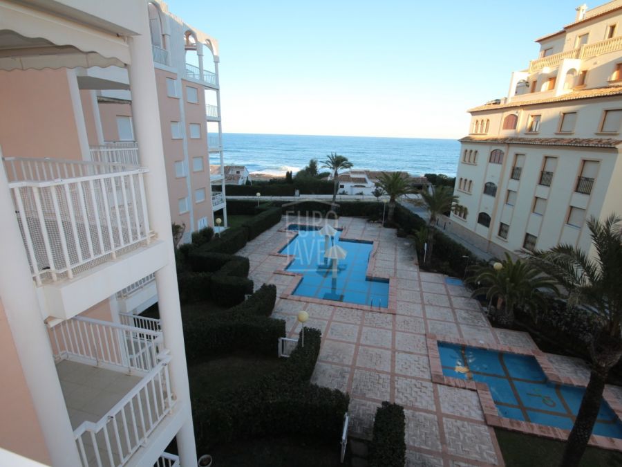 Apartment for sale in the Montañar II area in Jávea, with sea views