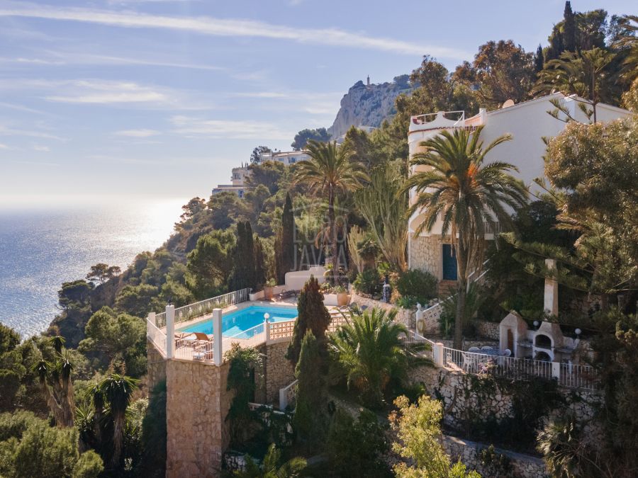 Exclusief eerstelijnsvilla te koop met een prachtig uitzicht op de zee en de klif in het Balcon al Mar-gebied