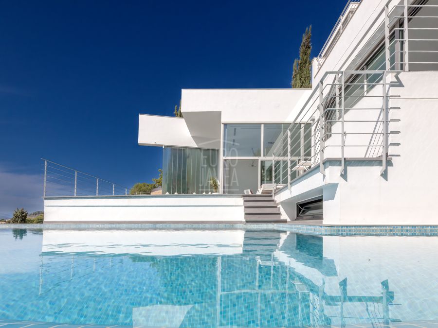 Villa a la venta en exclusiva en la zona de La Corona, con espectaculares vistas al mar