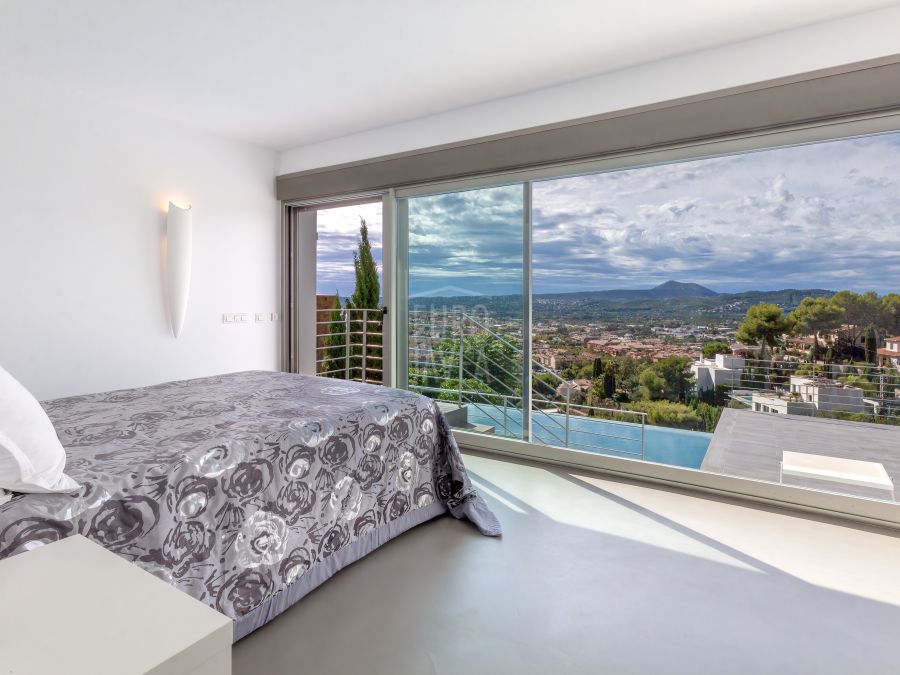 Villa exclusief te koop in het La Corona-gebied, met spectaculair uitzicht op zee