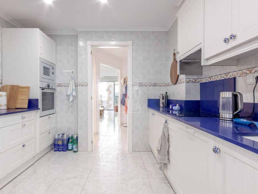 Appartement in het centrum van de haven van Jávea met uitzicht op zee, exclusief te koop bij Eurojavea