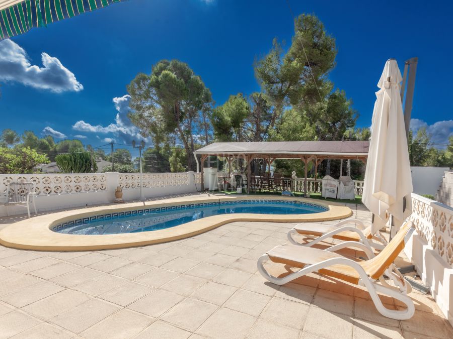Villa for sale in the Los Lagos urbanization in Jesús Pobre, close to Jávea and Denia