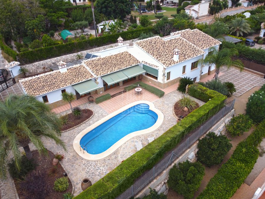 Villa for sale exclusively in La lluca in Jávea , close to Javea Golf