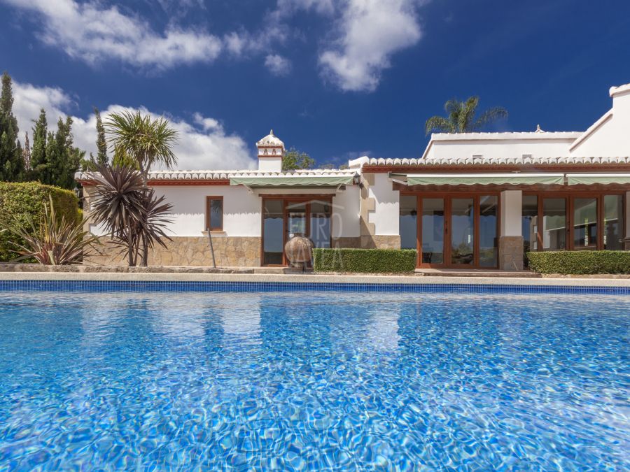 Villa for sale exclusively in La lluca in Jávea , close to Javea Golf
