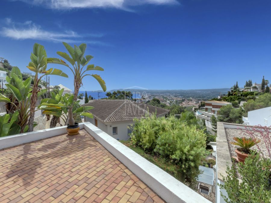 Exclusieve villa te koop in de bevoorrechte omgeving van La Corona met spectaculair uitzicht op zee