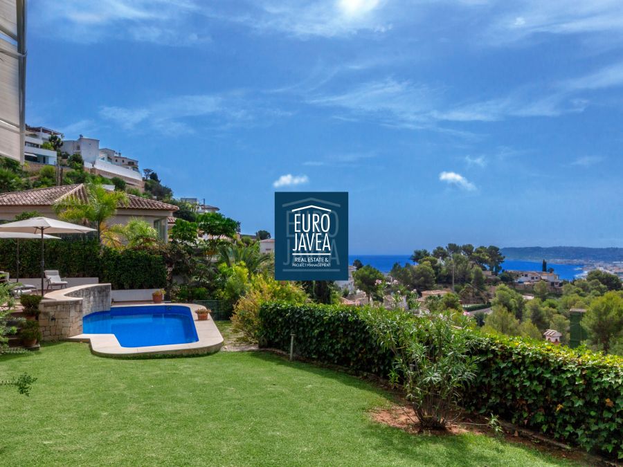 Villa for sale in Exclusive in the privileged area of La Corona with spectacular views of the sea