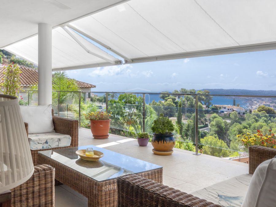 Villa exclusive à vendre dans le quartier privilégié de La Corona avec des vues spectaculaires sur la mer