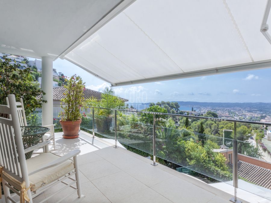 Exclusieve villa te koop in de bevoorrechte omgeving van La Corona met spectaculair uitzicht op zee