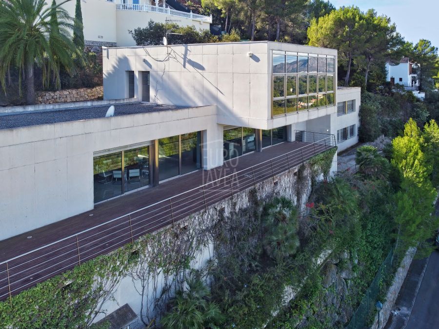 Villa avec vue spectaculaire sur la mer à vendre à Denia, dans le luxueux complexe Golf La Sella