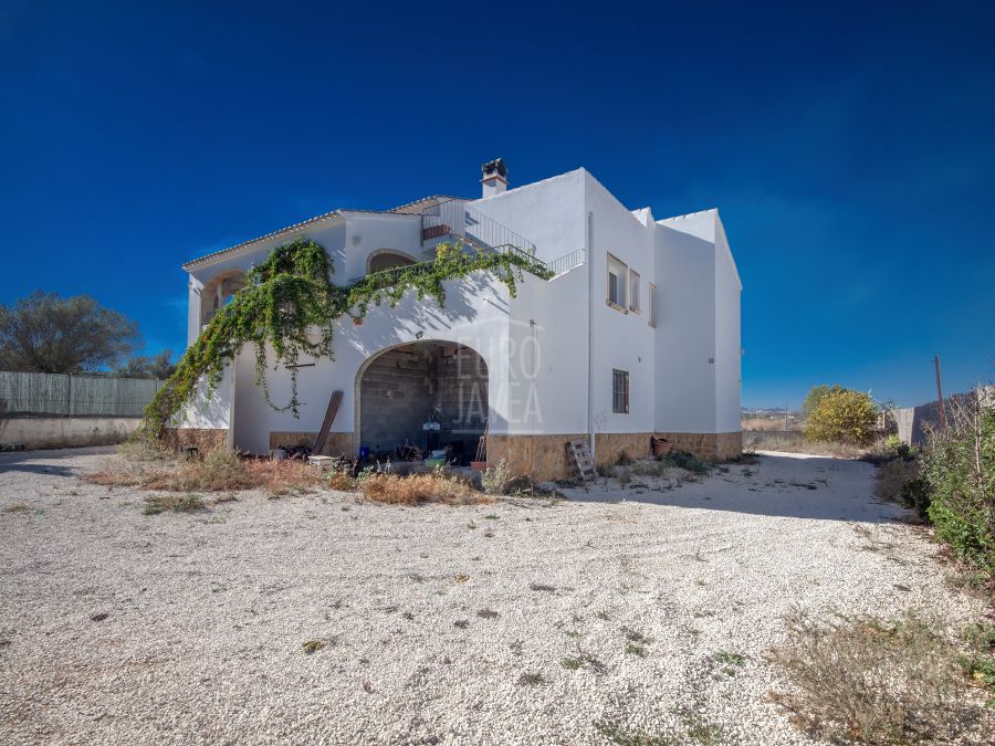 Villa for sale next to the old town in Jávea , with open views