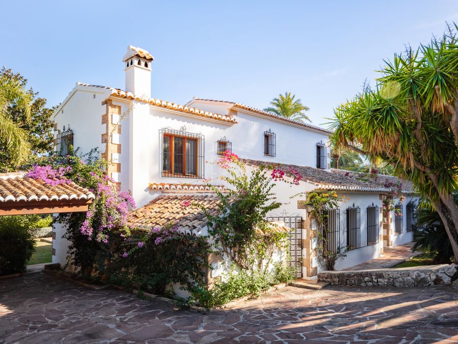 Traditional villa for sale in Jávea , with nice sea views and Cabo San Antonio