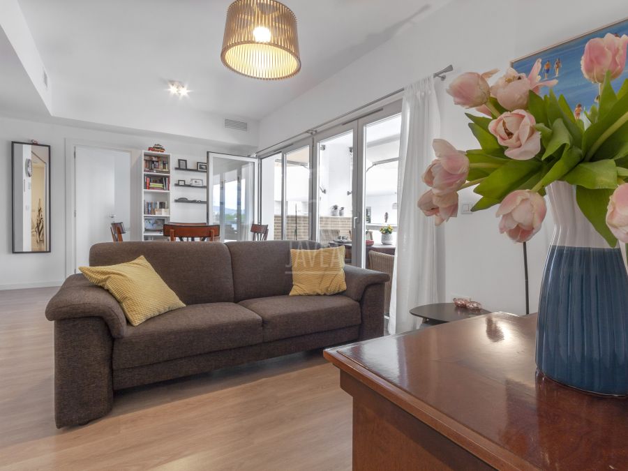 Appartement moderne à vendre à Jávea, à une courte distance du centre urbain de Jávea et du port
