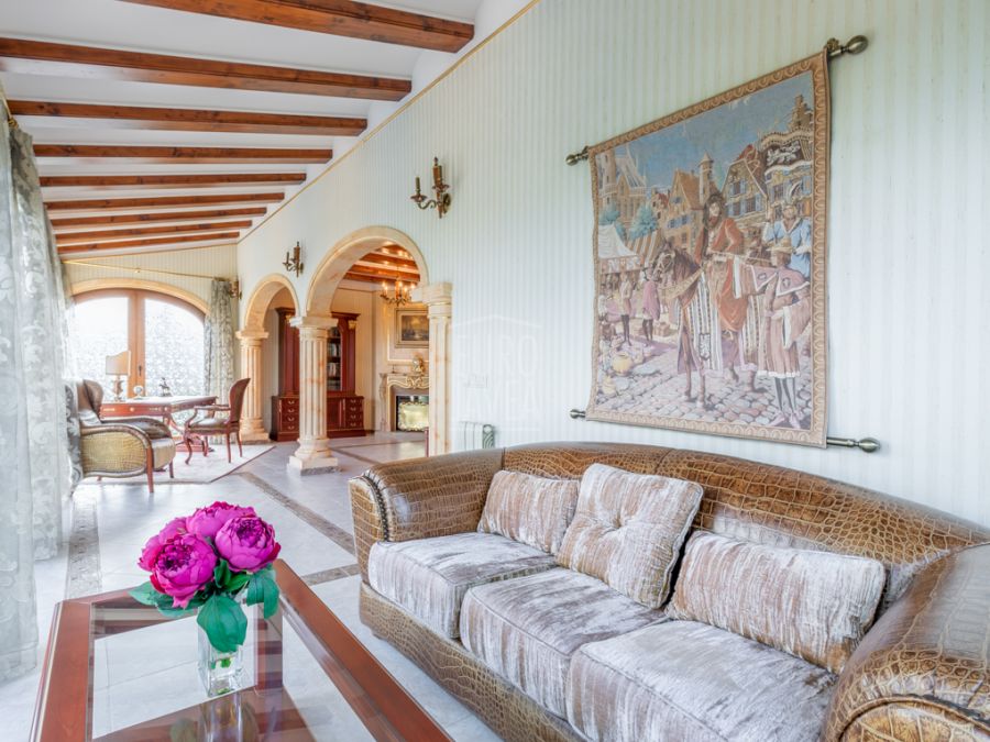 Set van 4 villa's met zeezicht te koop in Jávea, in de regio Adsubia. Ideaal als toeristisch of residentieel complex
