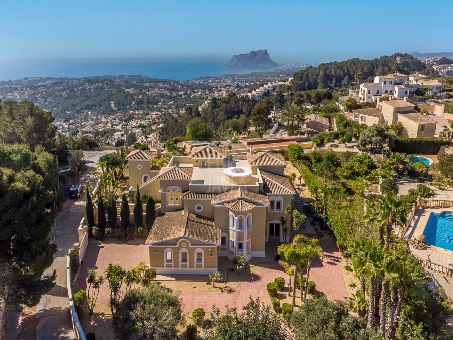 Villa for sale in Moraira - Teulada with views of the sea and the Peñon de Ifach