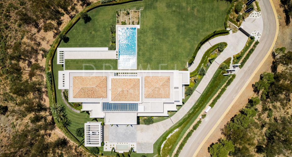 Ibiza Breeze - Modernt mästerverk, ny unik lyxvilla, La Zagaleta, Benahavis