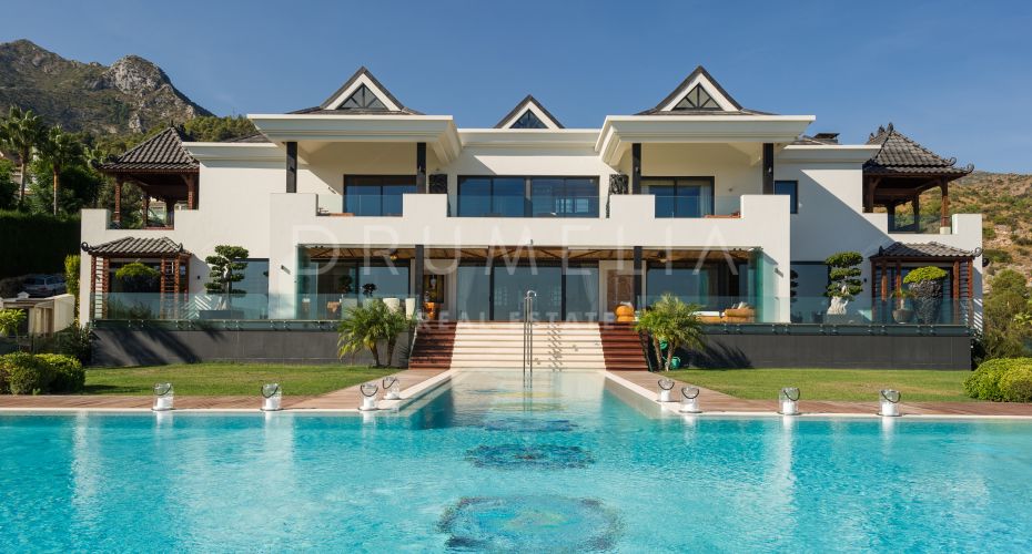 Werkelijk uitzonderlijke luxe villa in Cascada de Camojan, Golden Mile, Marbella