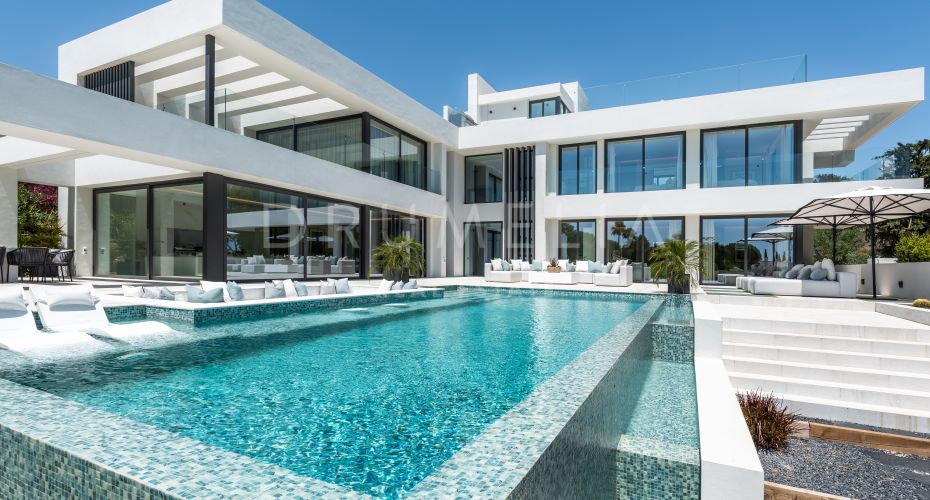 Imposant gloednieuw modern luxe herenhuis in het prachtige Paraiso Alto, Benahavis