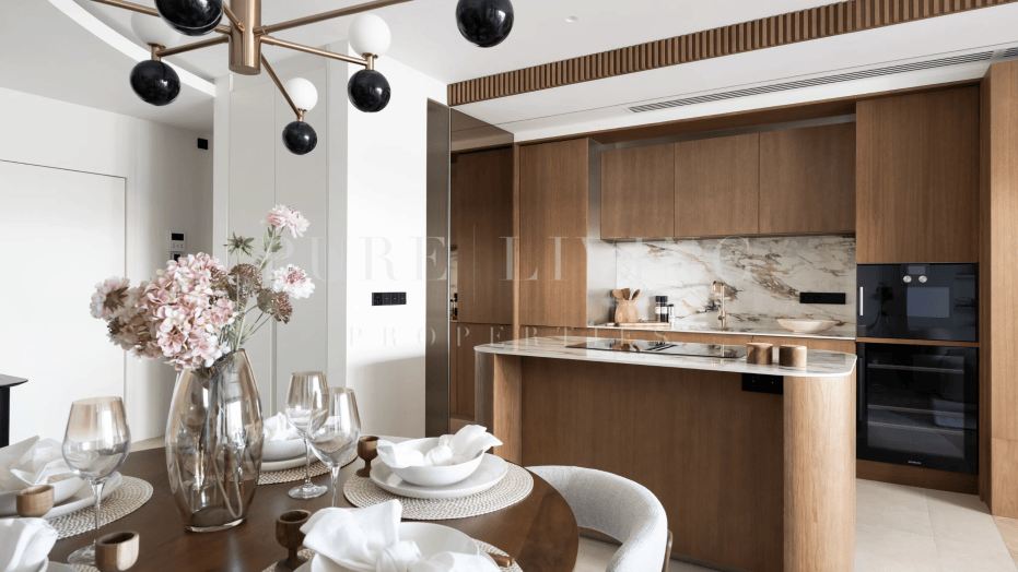 Arka Hill – Élégante Résidence avec Vue sur la Mer au Cœur de la Prestigieuse Golden Mile de Marbella