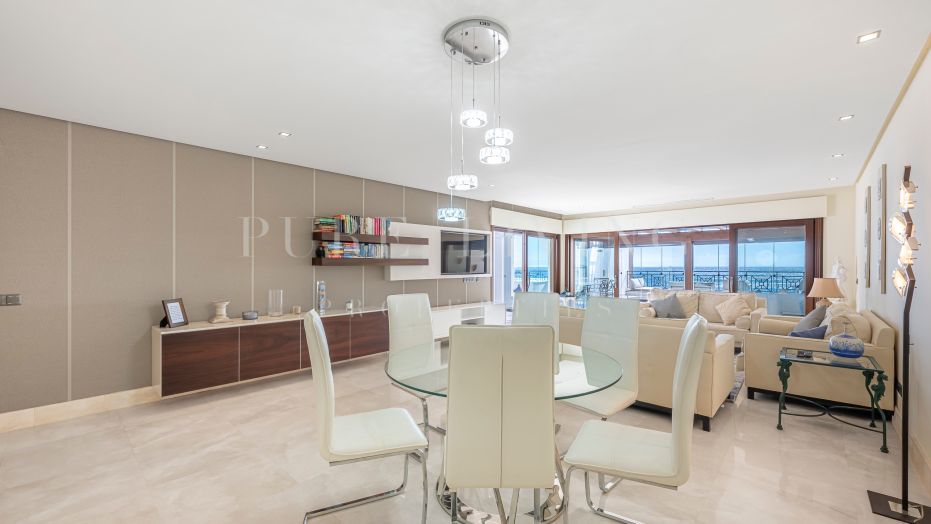 Impressive frontline Beach penthouse with resort style facilities in Doncella Beach