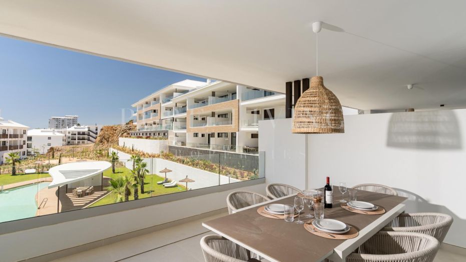 Gloednieuw luxe appartement met uitzicht op het zwembad en toeristische verhuurvergunning in El Higuerón