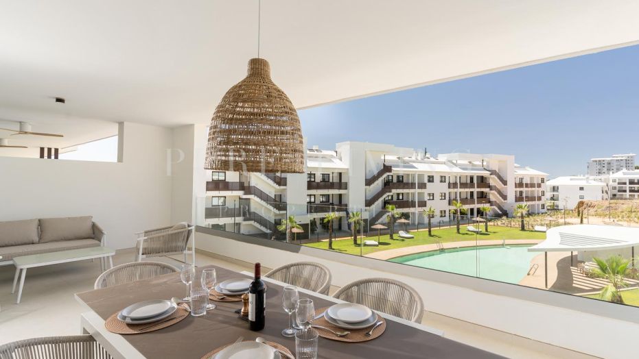 Gloednieuw luxe appartement met uitzicht op het zwembad en toeristische verhuurvergunning in El Higuerón