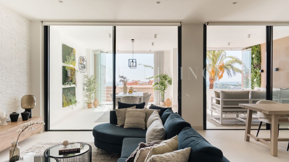 Duplex penthouse with panoramic views in Les Belvederes
