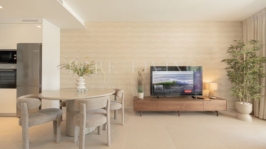 Luxe appartement met 2 slaapkamers op de begane grond, privézwembad en resortfaciliteiten in Altos de Los Monteros