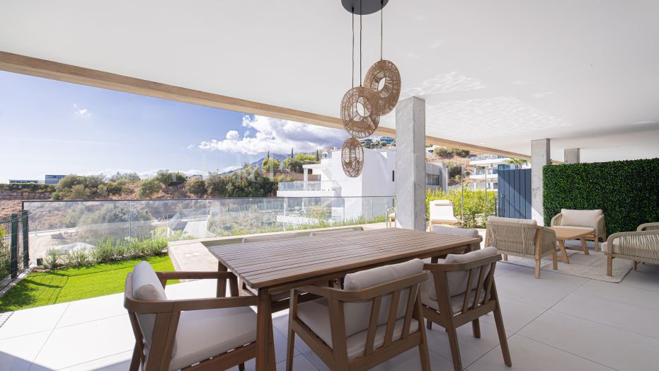 Luxe appartement met 2 slaapkamers op de begane grond, privézwembad en resortfaciliteiten in Altos de Los Monteros