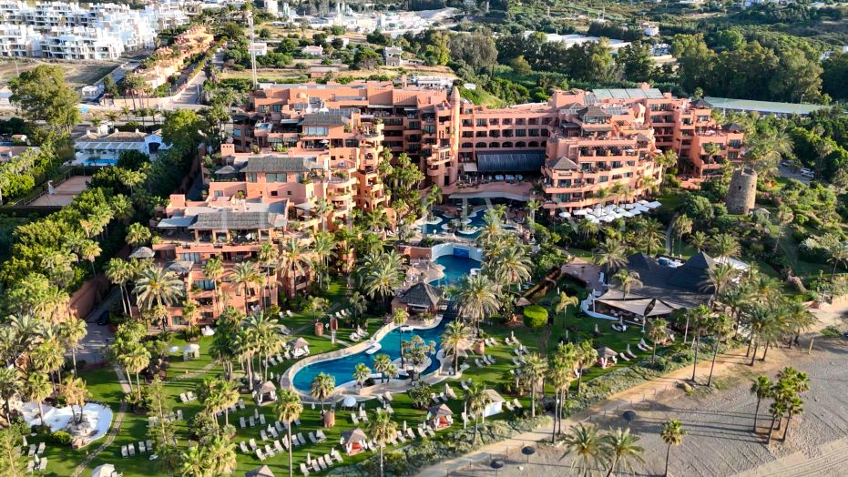 Stunning 2-bedroom apartment with high rental potential located in prime, Melia Hacienda Del Mar