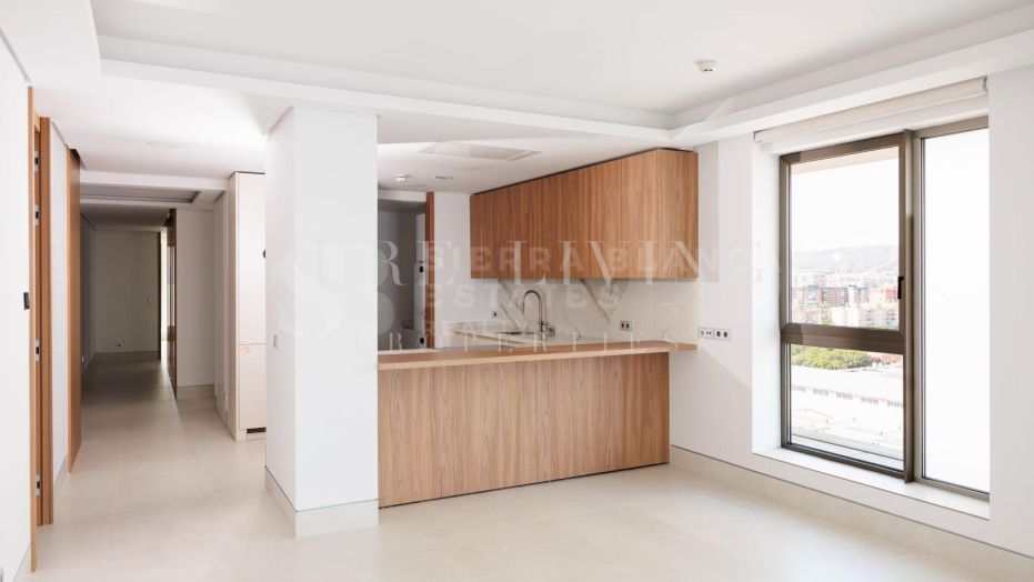 Luxe appartement aan het strand te huur in Málaga Tower – met uitzicht op zee.
