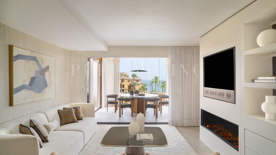 3-Bedroom Luxury Beachfront Apartment in Estepona with Panoramic Mediterranean Sea Views