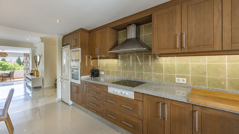 Appartement de 2 chambres avec vue sur la mer à Royal Gardens, Nueva Andalucía