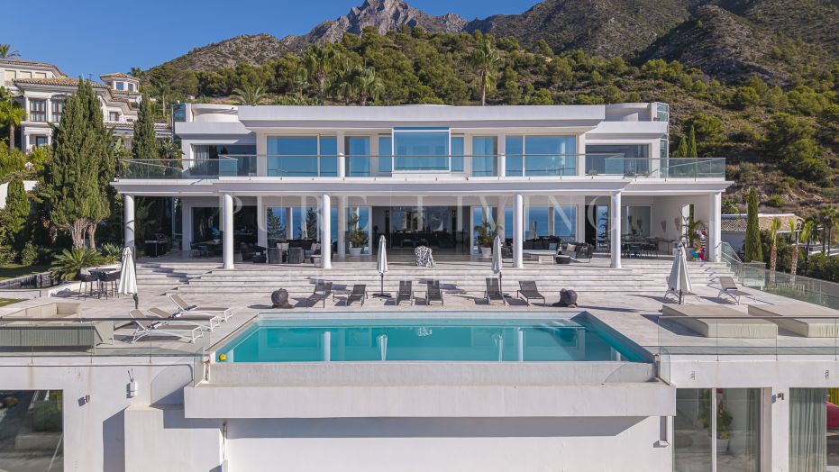 Villa de luxe d’exception avec vues panoramiques sur la mer & les montagnes dans la prestigieuse Cascada de Camoján