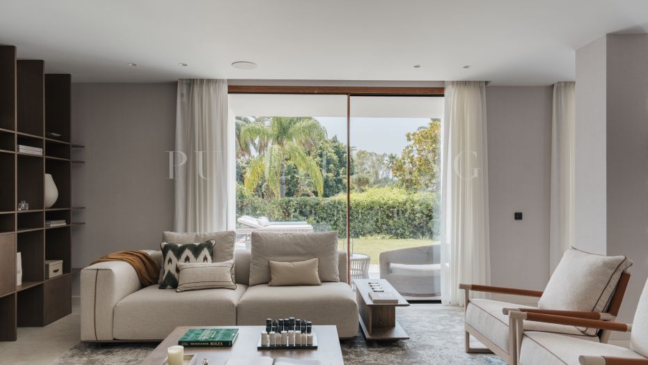 Beautifully renovated four-bedroom duplex apartment in Alcores del Golf.