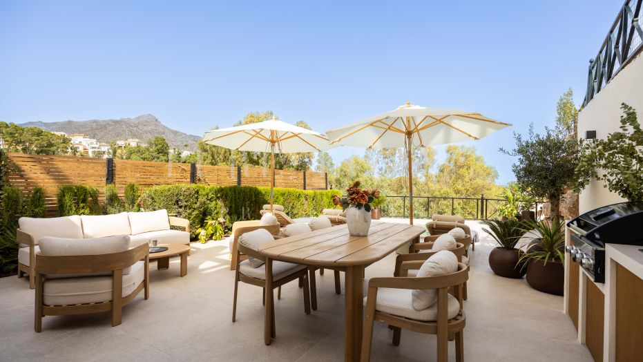 Luxury Ground Floor Apartment in Les Belvederes, Nueva Andalucía