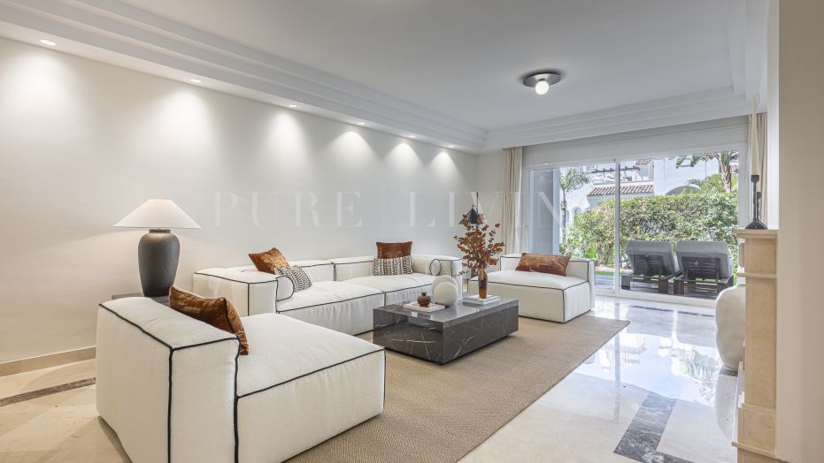 Elegant gemeubileerd appartement op de begane grond in Montebello Hills.