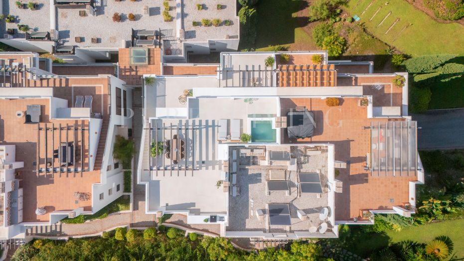 Superbe appartement de trois chambres avec piscine privée de type plunge pool et vues exceptionnelles, idéalement situé dans le quartier très prisé de La Quinta, Benahavís